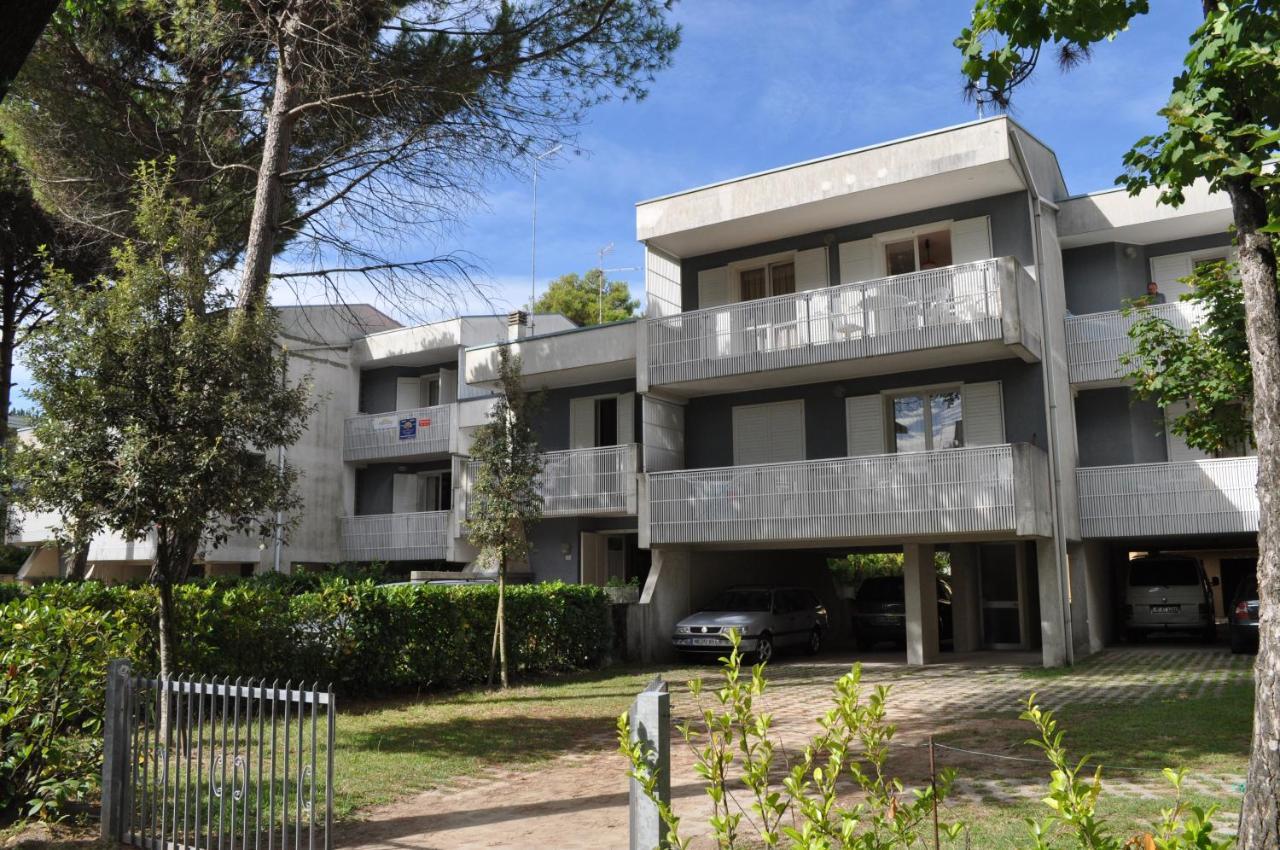 Appartamenti Sirio Via Pesci 6,8,14 Bibione Luaran gambar