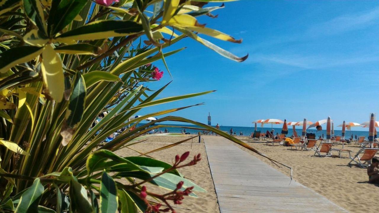 Appartamenti Sirio Via Pesci 6,8,14 Bibione Luaran gambar
