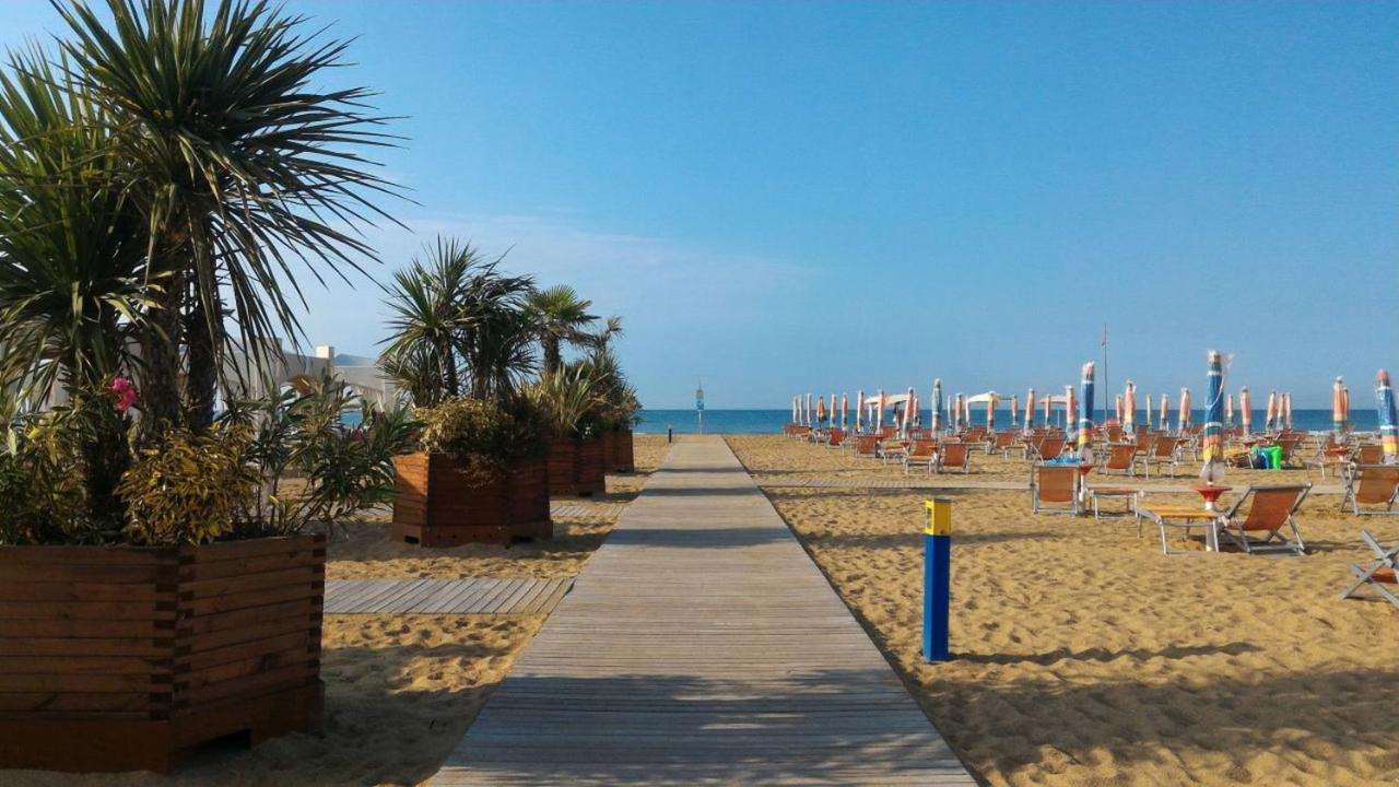 Appartamenti Sirio Via Pesci 6,8,14 Bibione Luaran gambar